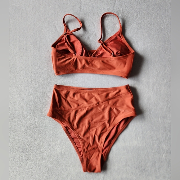 Marsala Twist High Waisted Bikini Set - Picture 4 of 5